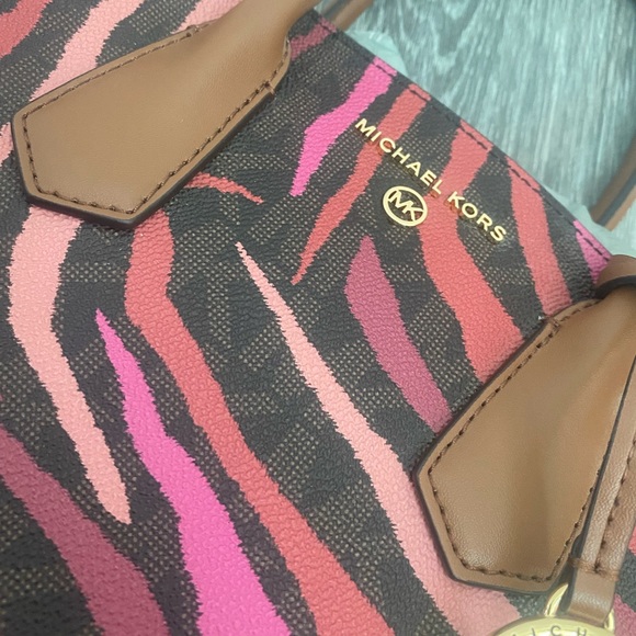 Michael Kors Maple Brown Multi Small Purse - Picture 3 of 8